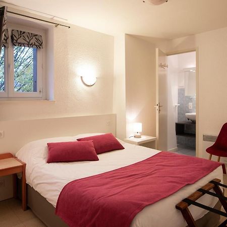 Logis Chez Germaine Hotel Geus-d'Oloron Bagian luar foto