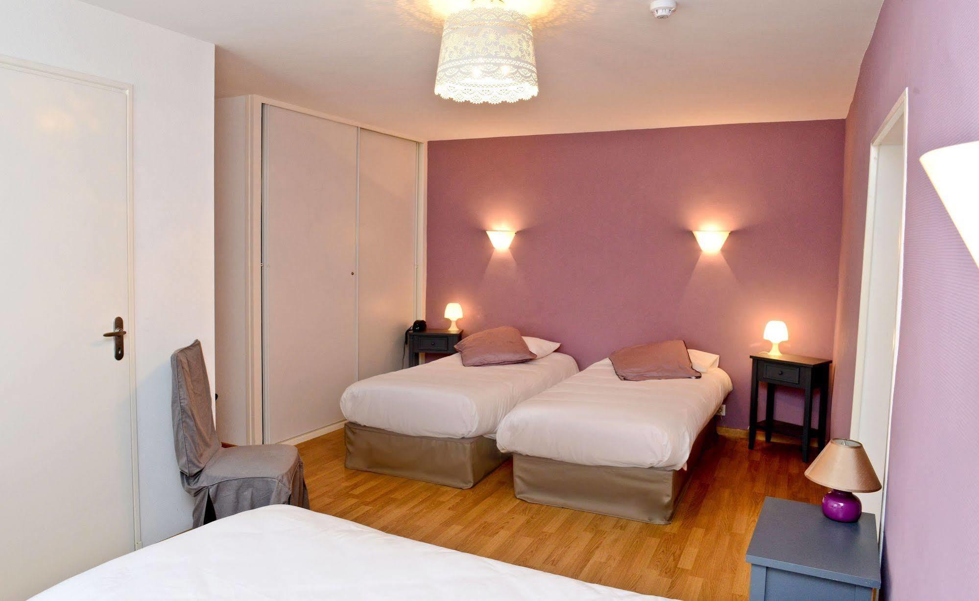 Logis Chez Germaine Hotel Geus-d'Oloron Bagian luar foto