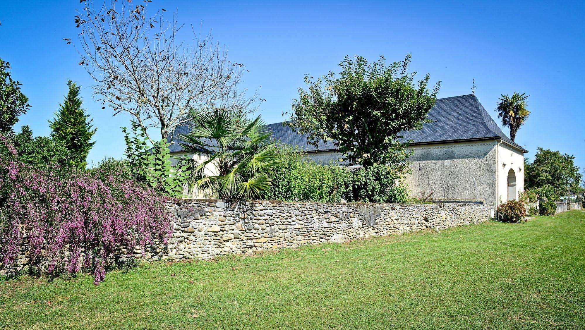 Logis Chez Germaine Hotel Geus-d'Oloron Bagian luar foto