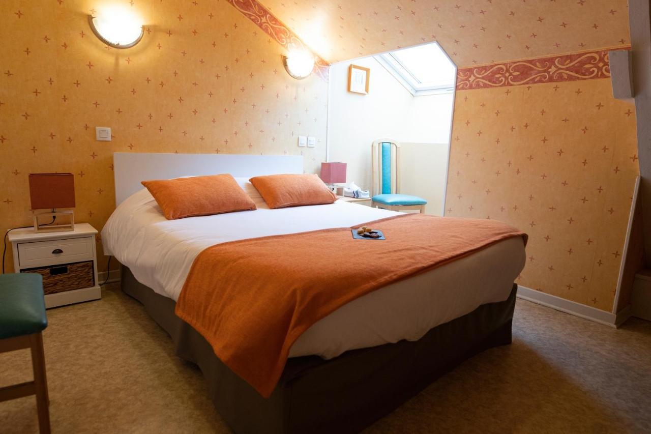Logis Chez Germaine Hotel Geus-d'Oloron Bagian luar foto