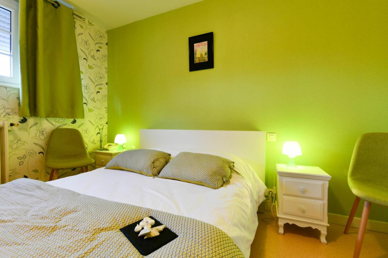 Logis Chez Germaine Hotel Geus-d'Oloron Bagian luar foto